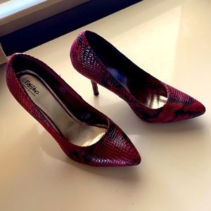 Mossimo Cranberry Faux Snakeskin Heels 7.5